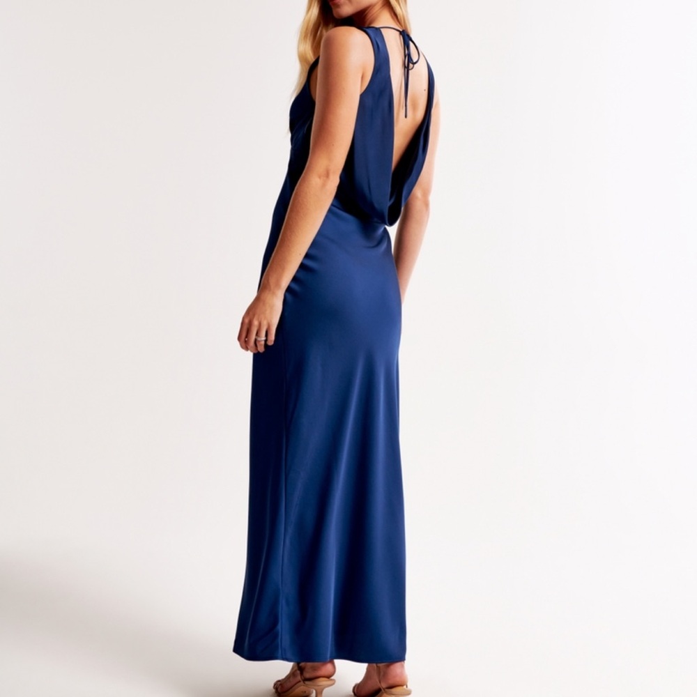 Abercrombie and Fitch Plunge Cowl Back Maxi Dress size medium color blue